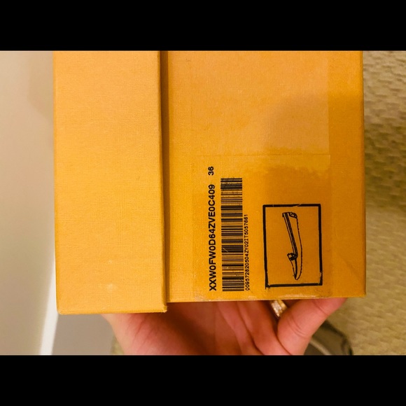 TOD’s loafer, EUC, euro size 36, fits US 7 - Picture 6 of 7